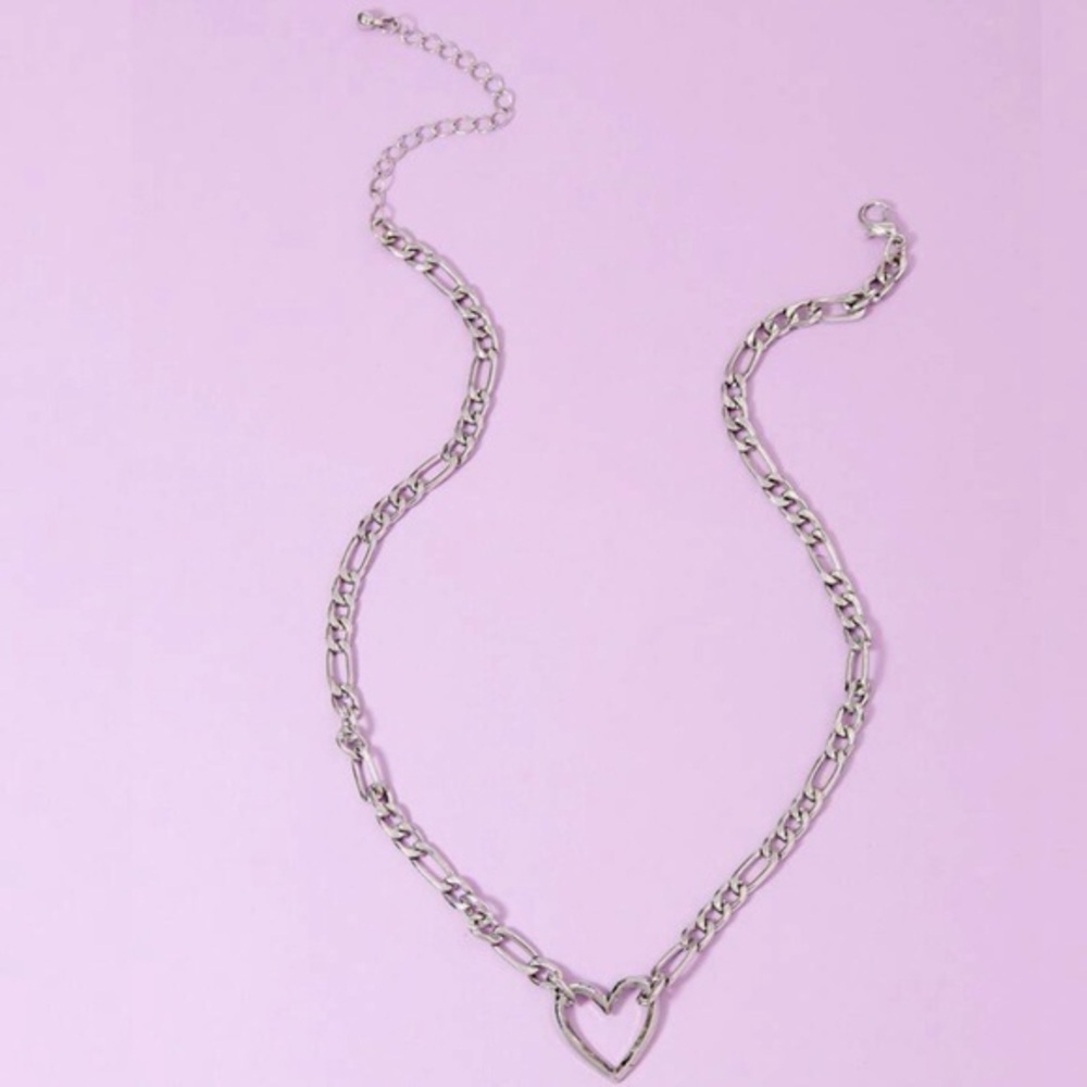 3/$30 🤍 Chain Heart Necklace